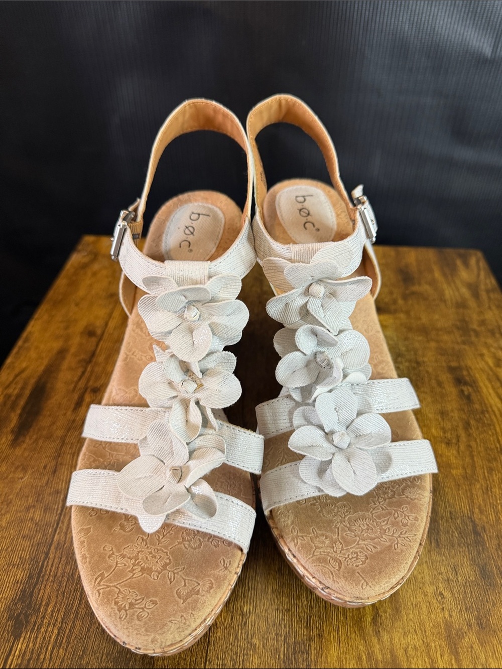 b.o.c. Floral T-Strap Sandals Shimmer Silver Size 11